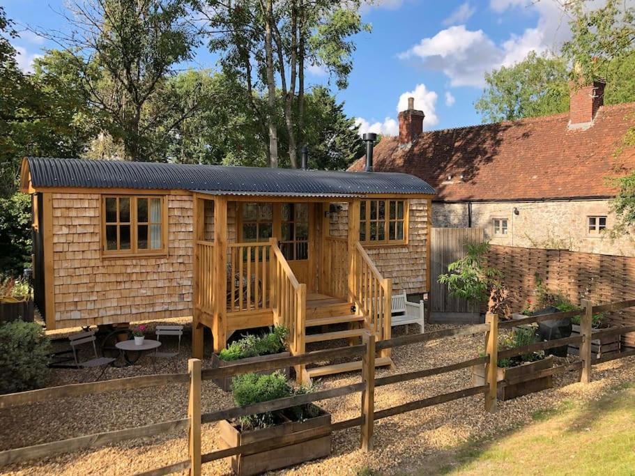 Apartamento The Walnut Wagon In The Heart Of Mells. Frome Exterior foto
