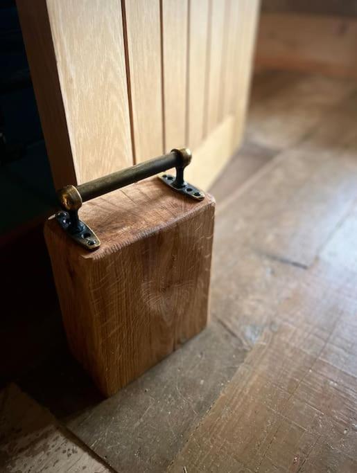 Apartamento The Walnut Wagon In The Heart Of Mells. Frome Exterior foto